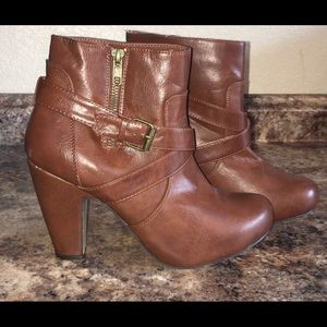 Madden Girl brown ankle heels / booties